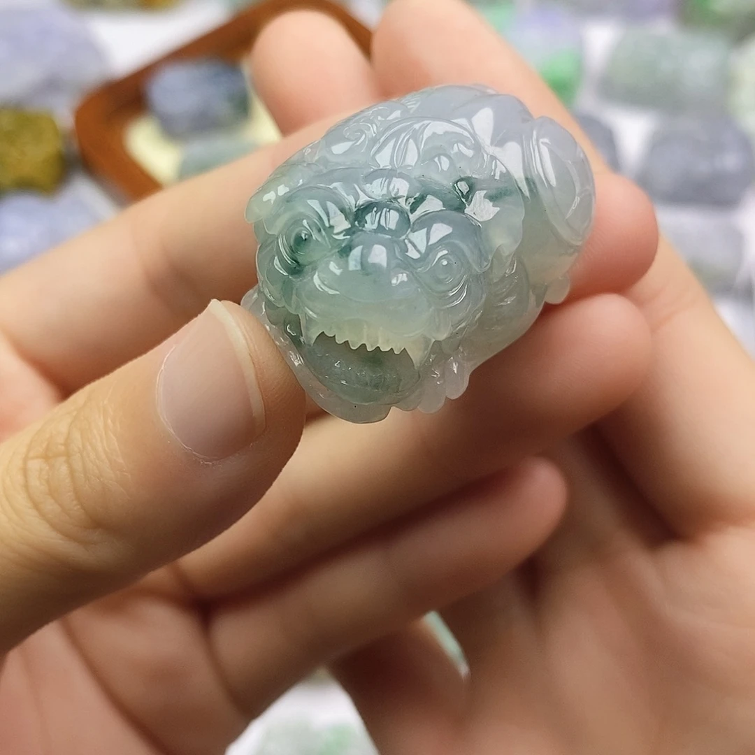 翡翠未镶嵌颈饰貔貅