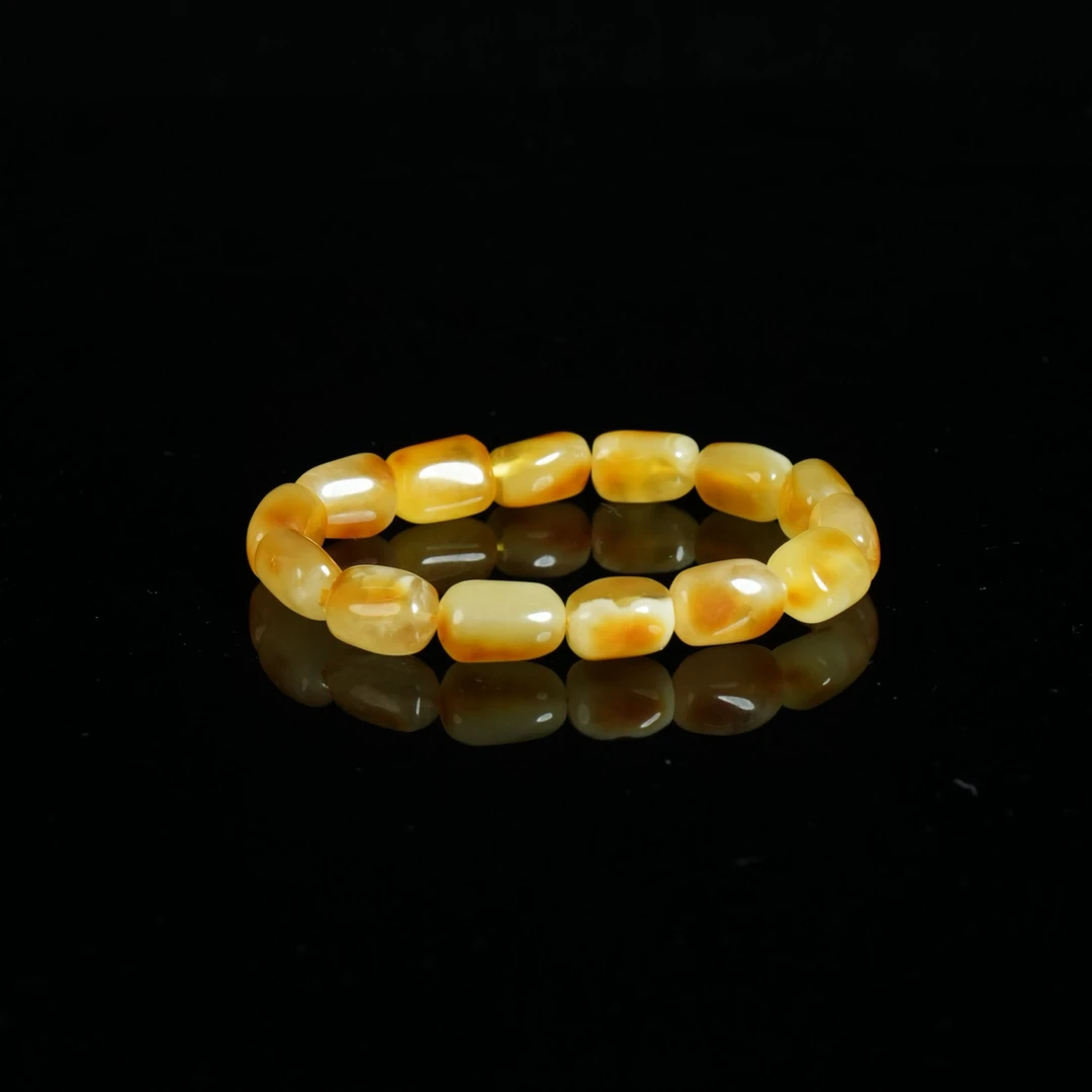 DY-M364蜜蜡随形手串17.86g