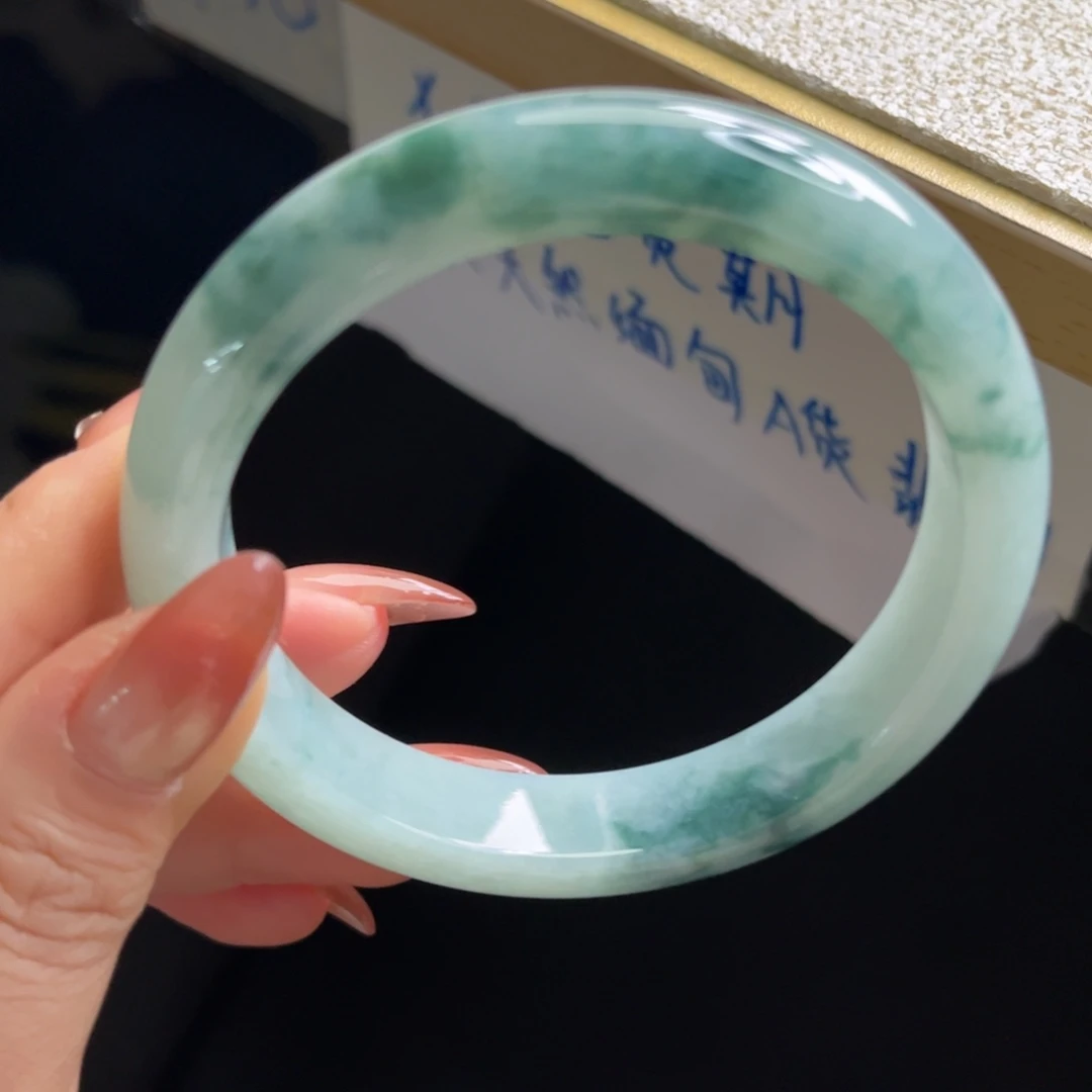 翡翠未镶嵌手镯手镯