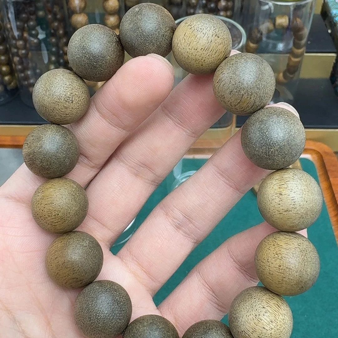 沉香碎屑沉香芽庄风化白奇040