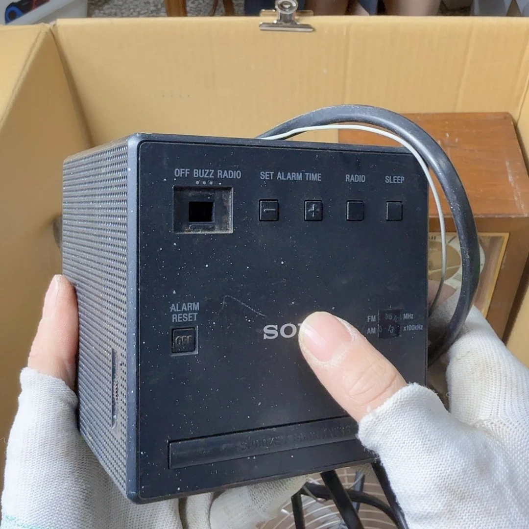 君**下中古商品，瑕疵品，不保好坏。，872