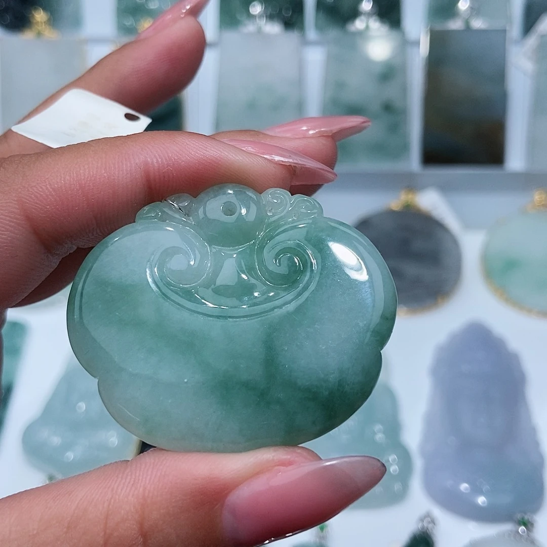 翡翠颈饰未镶嵌缅甸