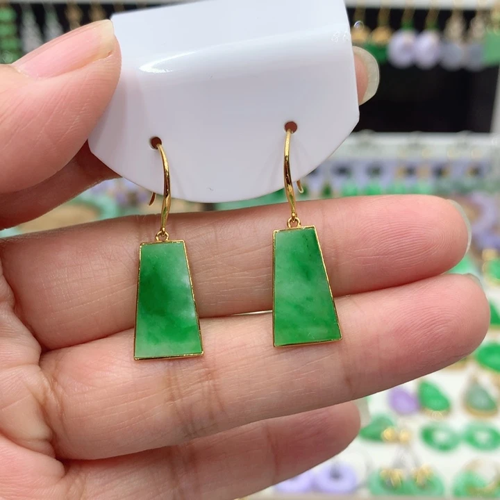 翡翠18K金镶嵌耳饰