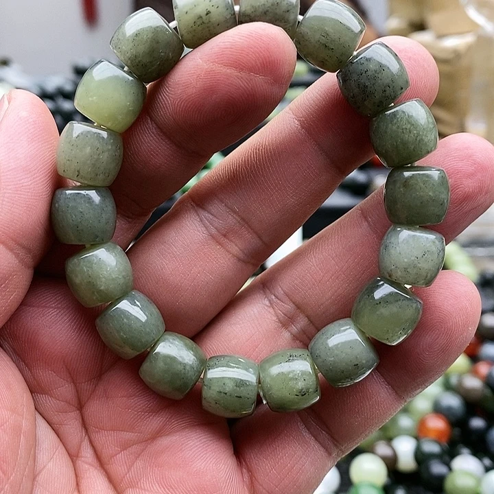 【闪购商品】未镶嵌手链和田玉12直切青花