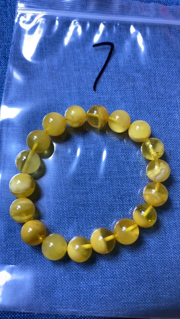 天然蜜蜡金白微杂10加圆珠手串