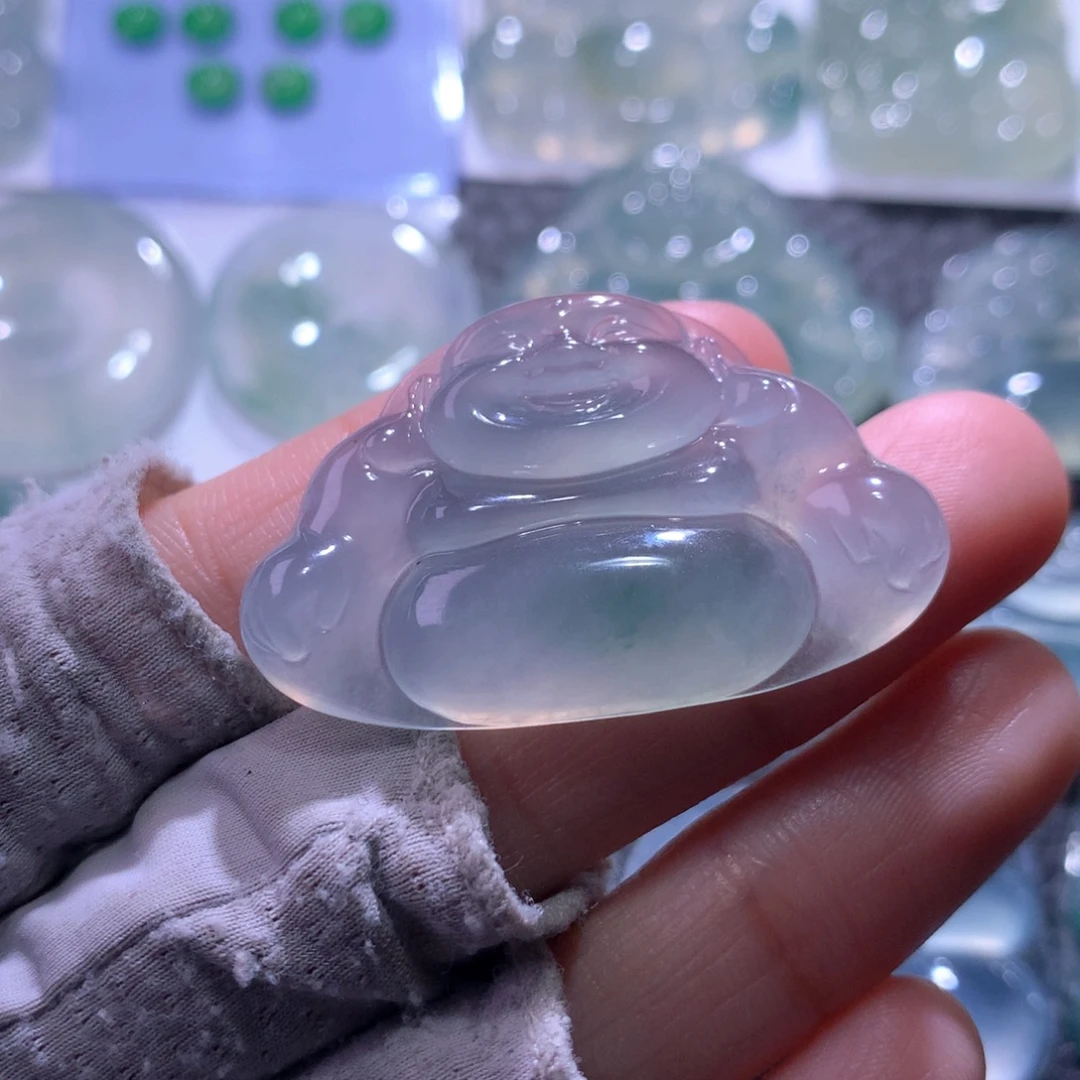 翡翠未镶嵌颈饰佛