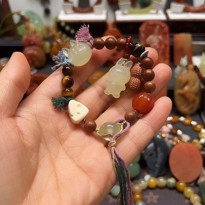 岫玉未镶嵌吊坠挂件，