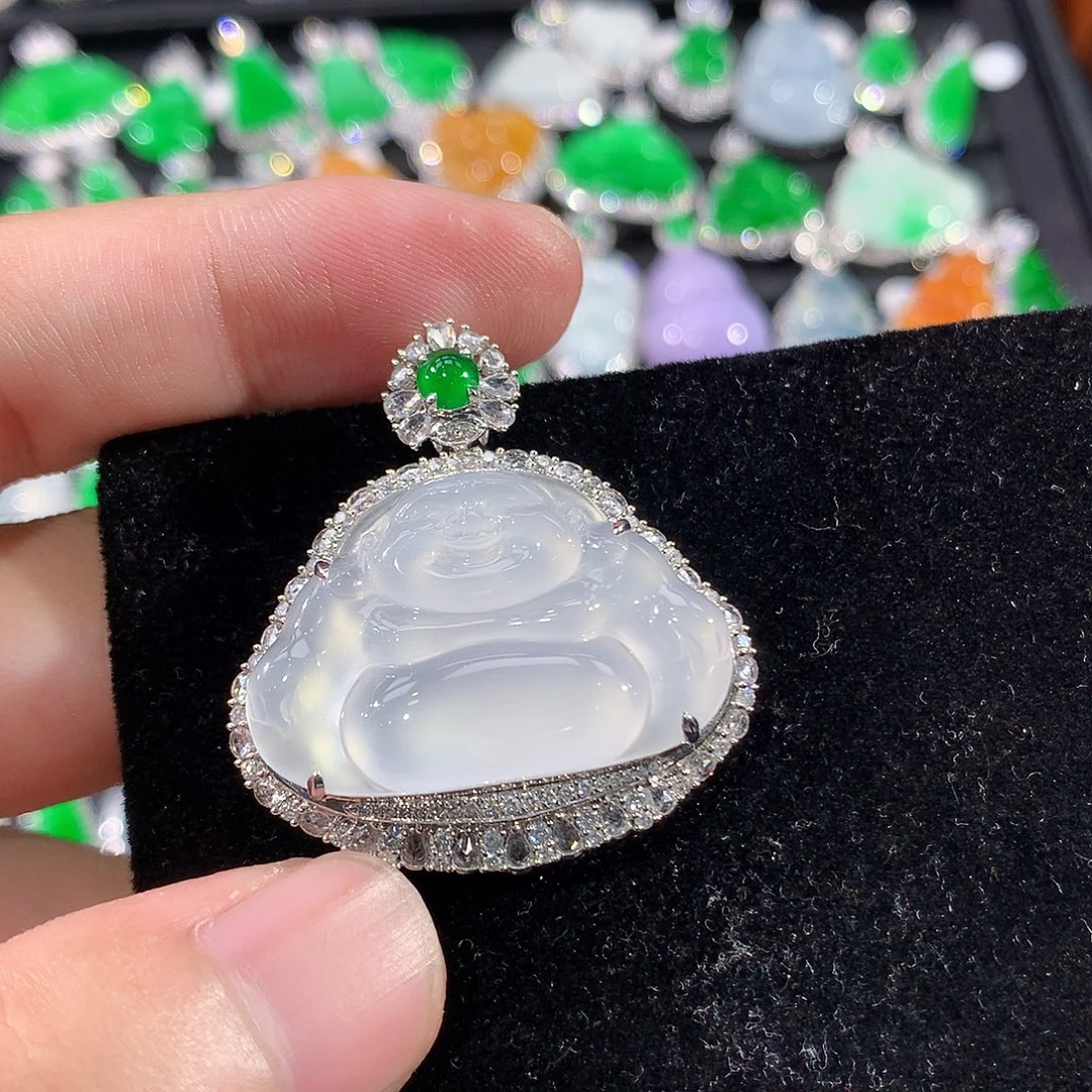 翡翠18K金镶嵌颈饰