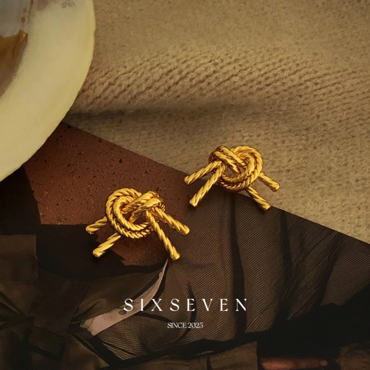 铜合金耳饰 大嫂同款耳环陈舒婷金属打结耳饰独特绳结耳钉高级感