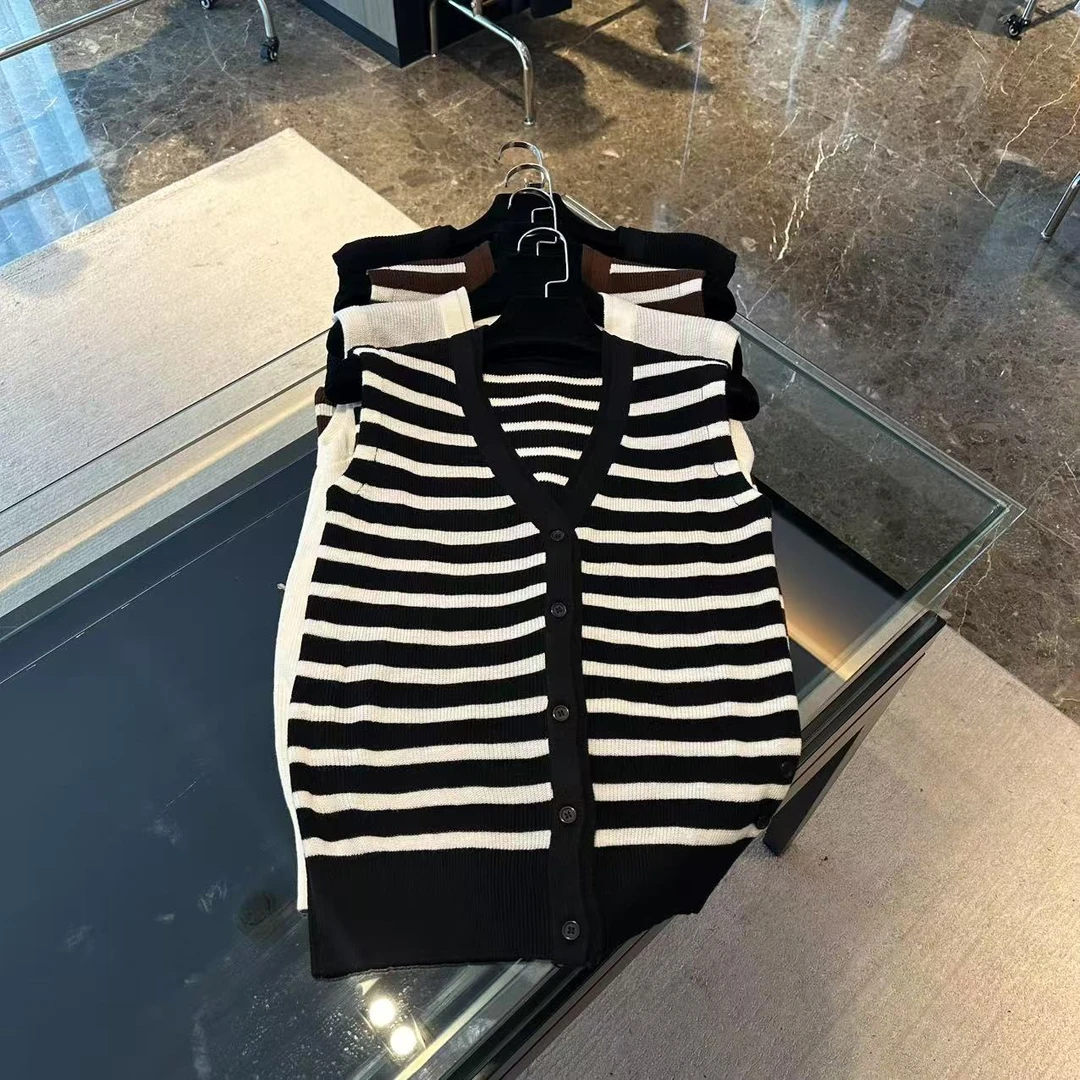 新款撞色V领条纹无袖背心