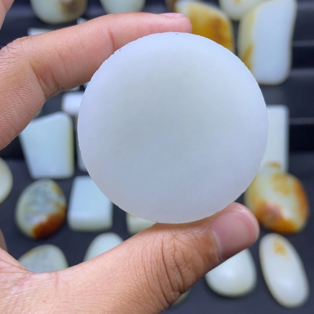 定制和田玉未镶嵌吊坠