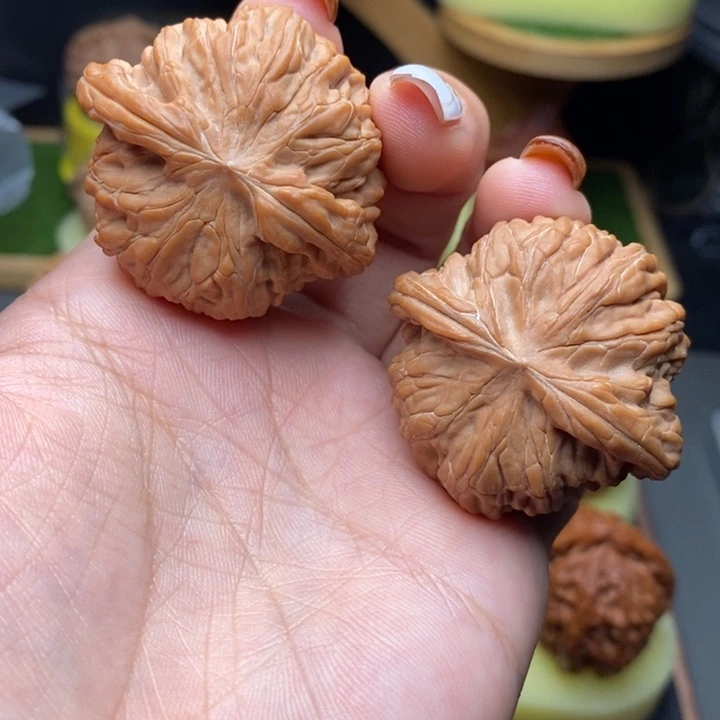 把件文玩核桃哈*哥磨盘