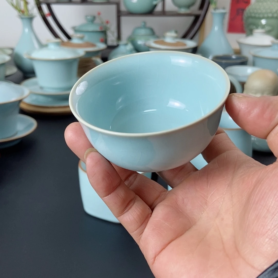 微瑕天青釉手工鸡缸杯
