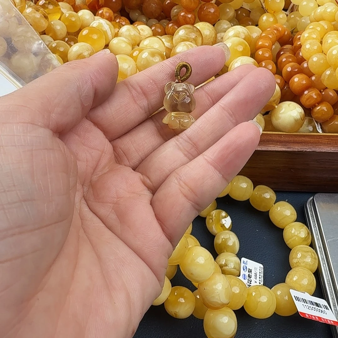 琥珀未镶嵌珠宝奇石