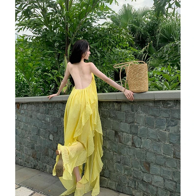 三亚拍照绝美海边度假多巴胺宽松挂脖连衣裙氛围感露背小众沙滩裙
