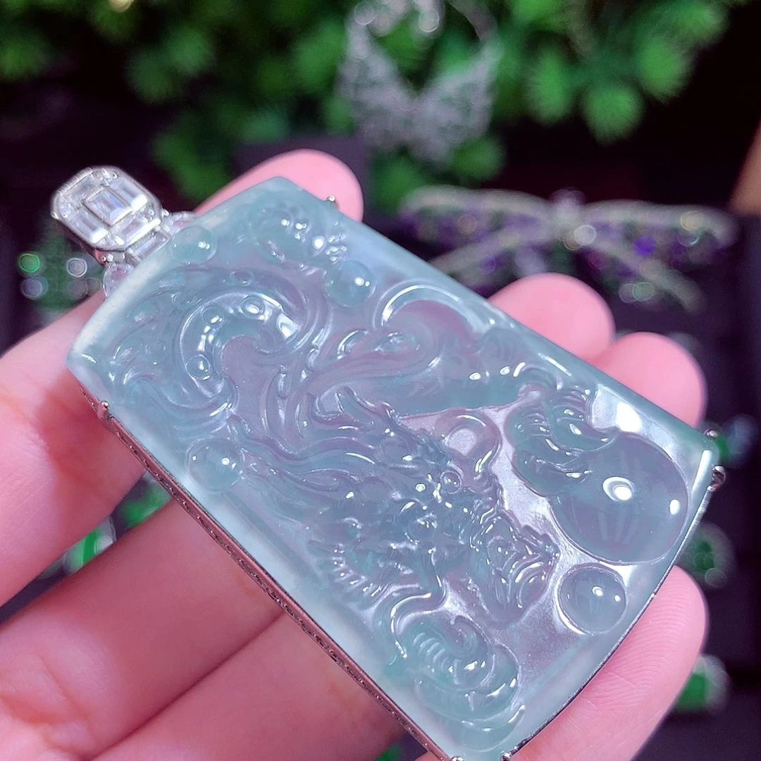 颈饰未镶嵌翡翠天然