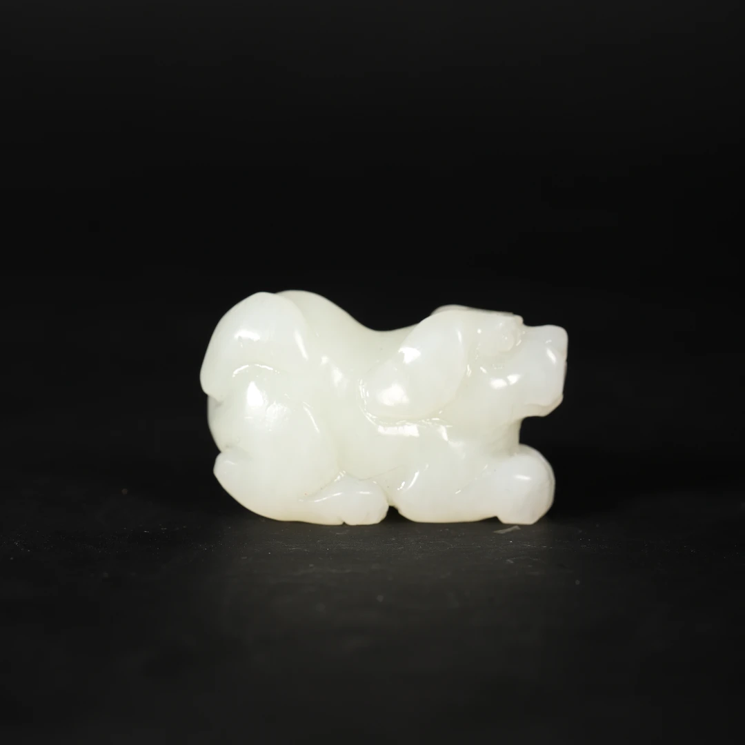 Lot38 清晚期和田玉羊