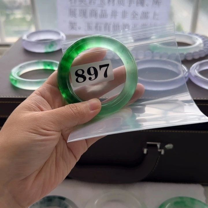 玉六****儿时尚飘花手镯897