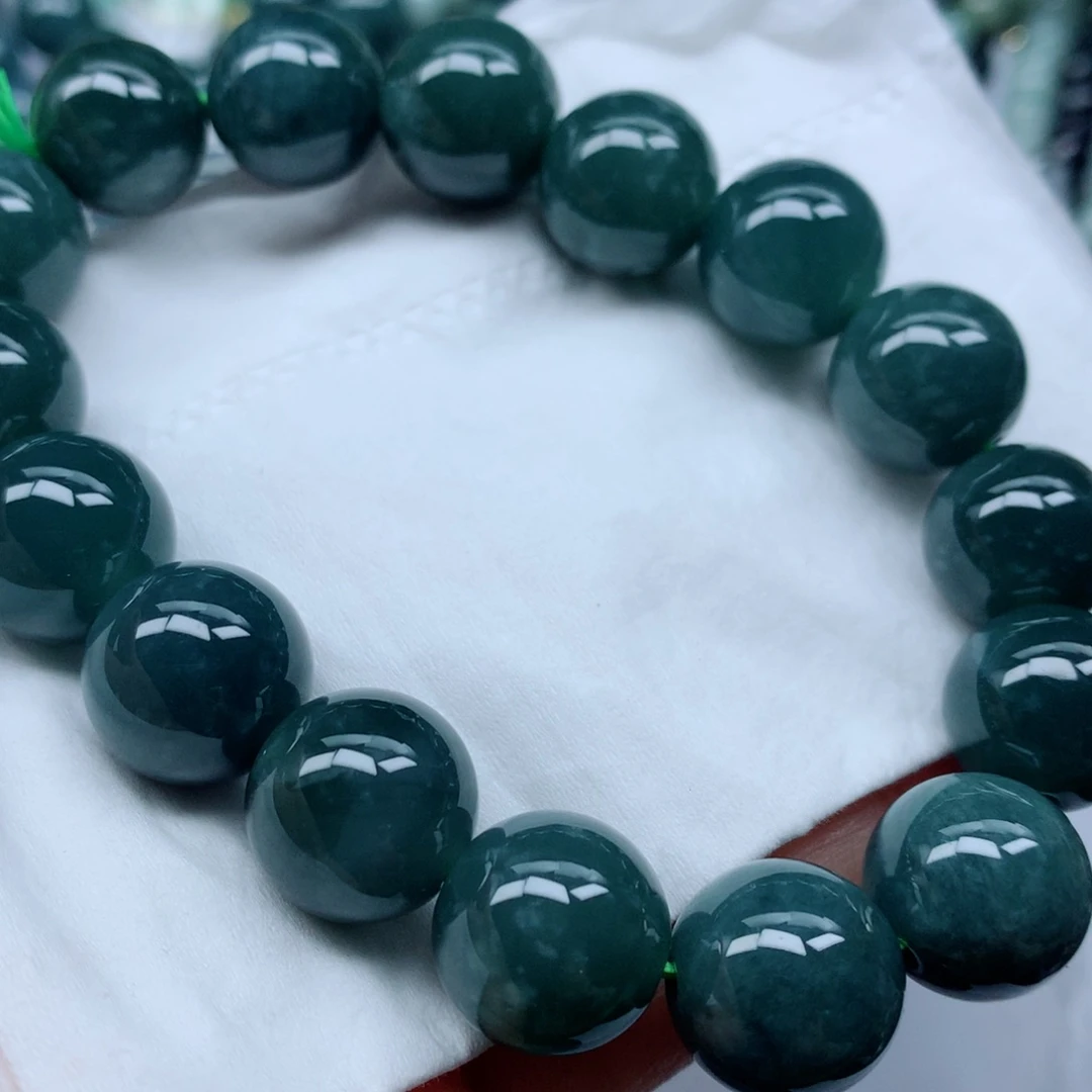 翡翠项链未镶嵌翡翠