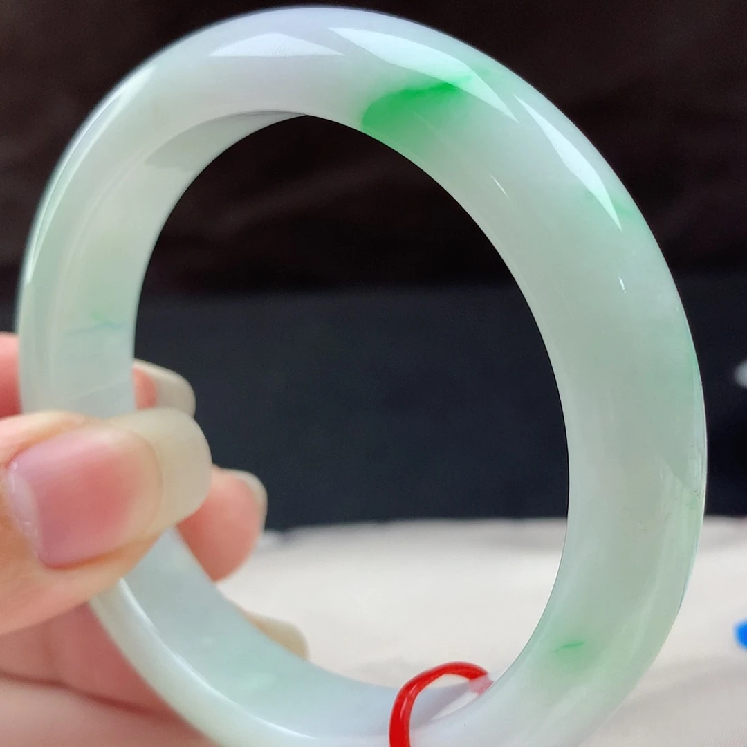 翡翠手镯未镶嵌96788，