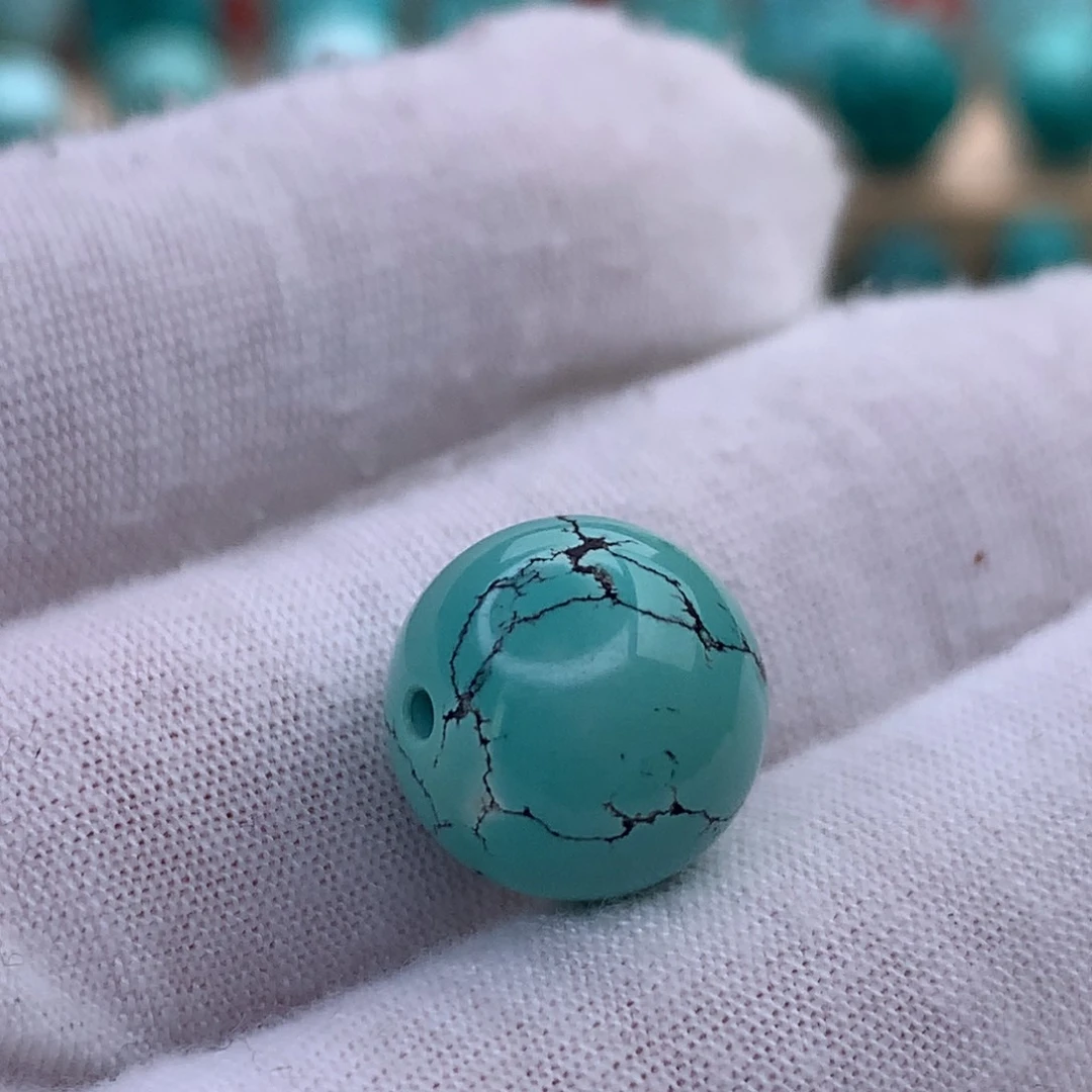 绿松石未镶嵌珠宝奇石原矿绿松石圆珠