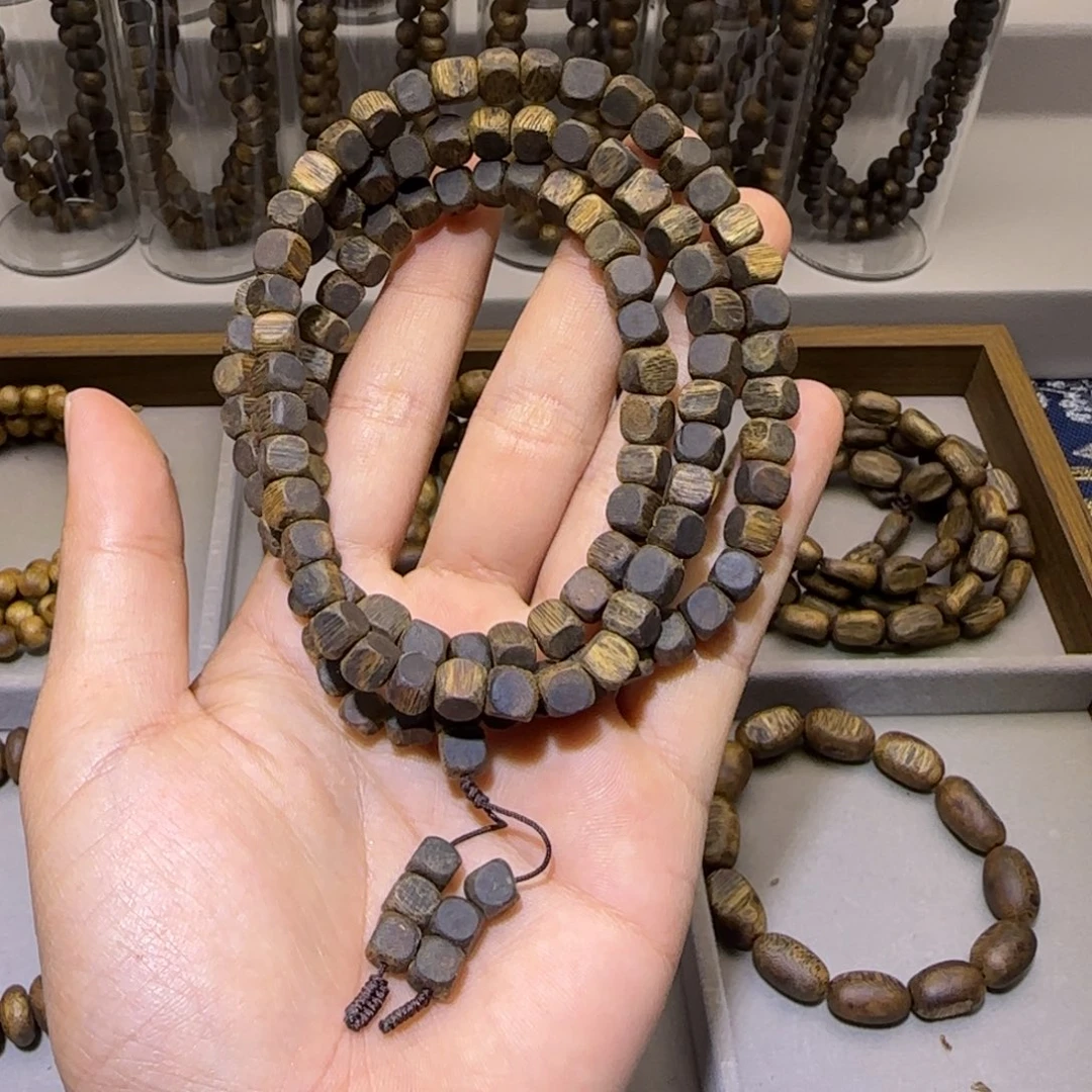 沉香香囊沉香海南乌身白棋沉水方珠0.6多圈26+