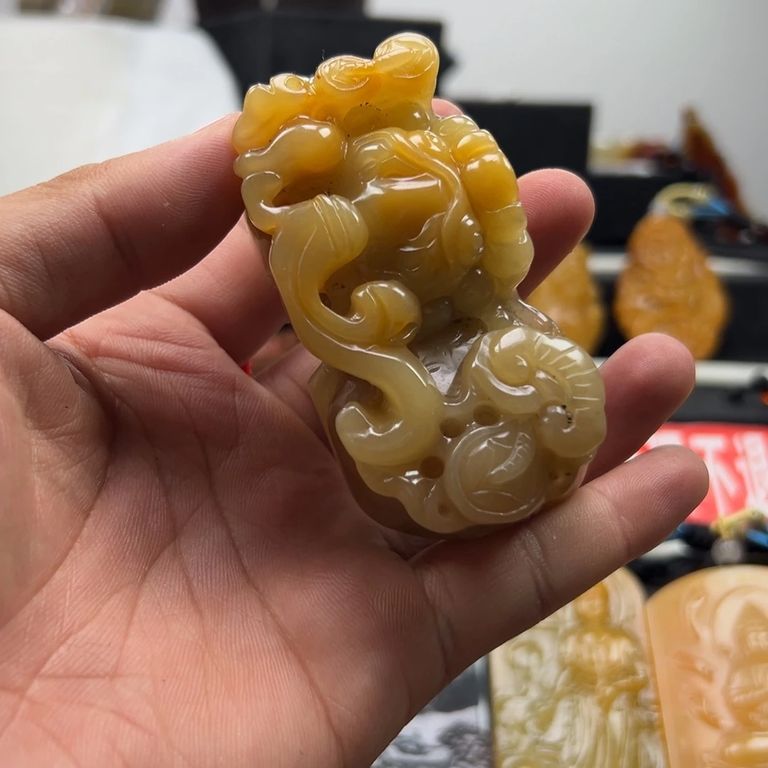 石英质玉（黄龙玉）未镶嵌多选发其一