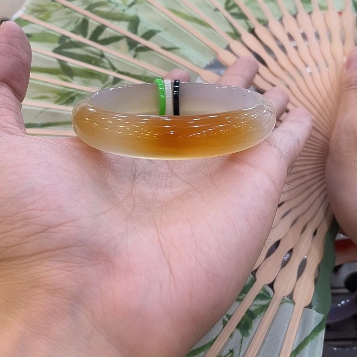 玛瑙/玉髓手镯未镶嵌