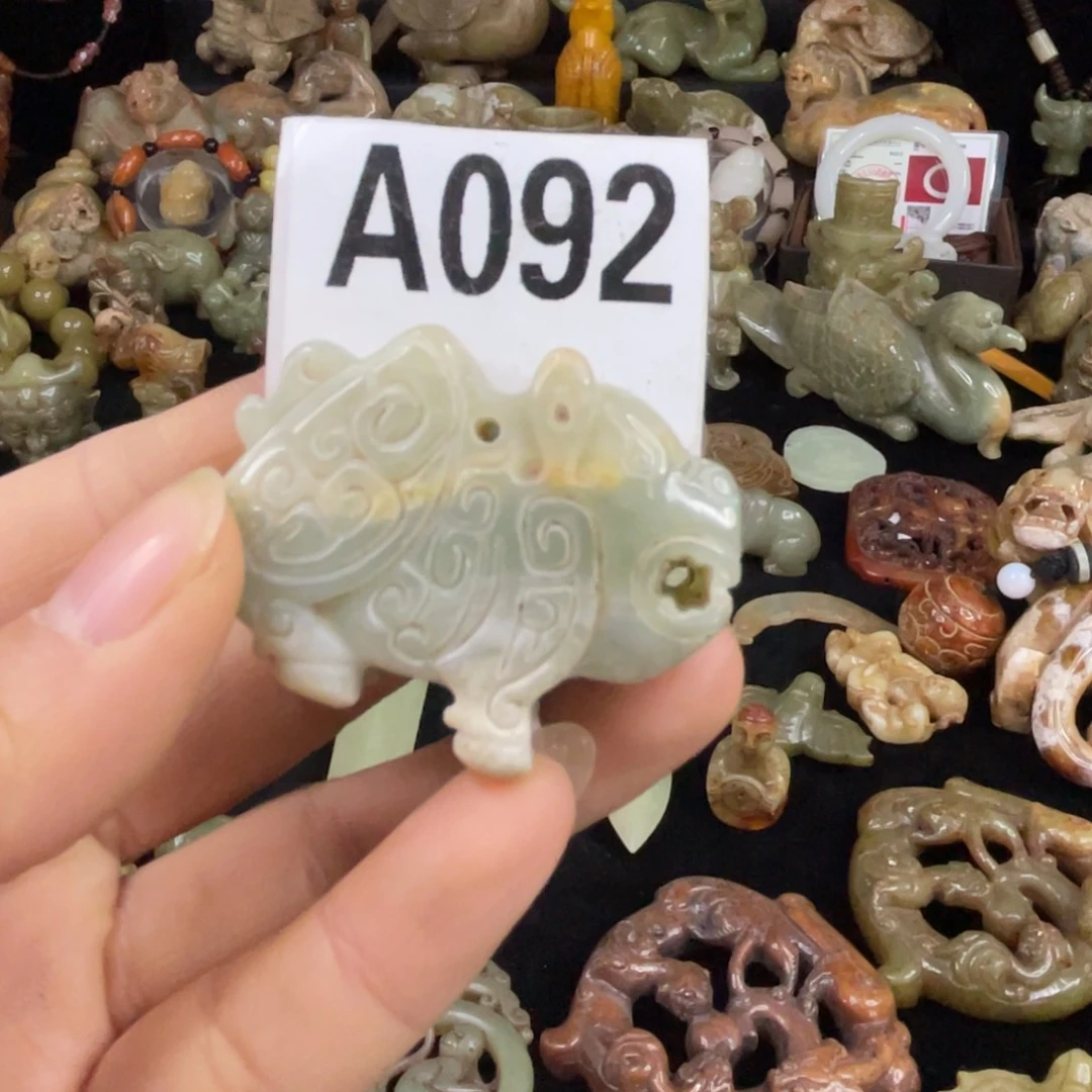 和田玉（糖玉）未镶嵌挂件