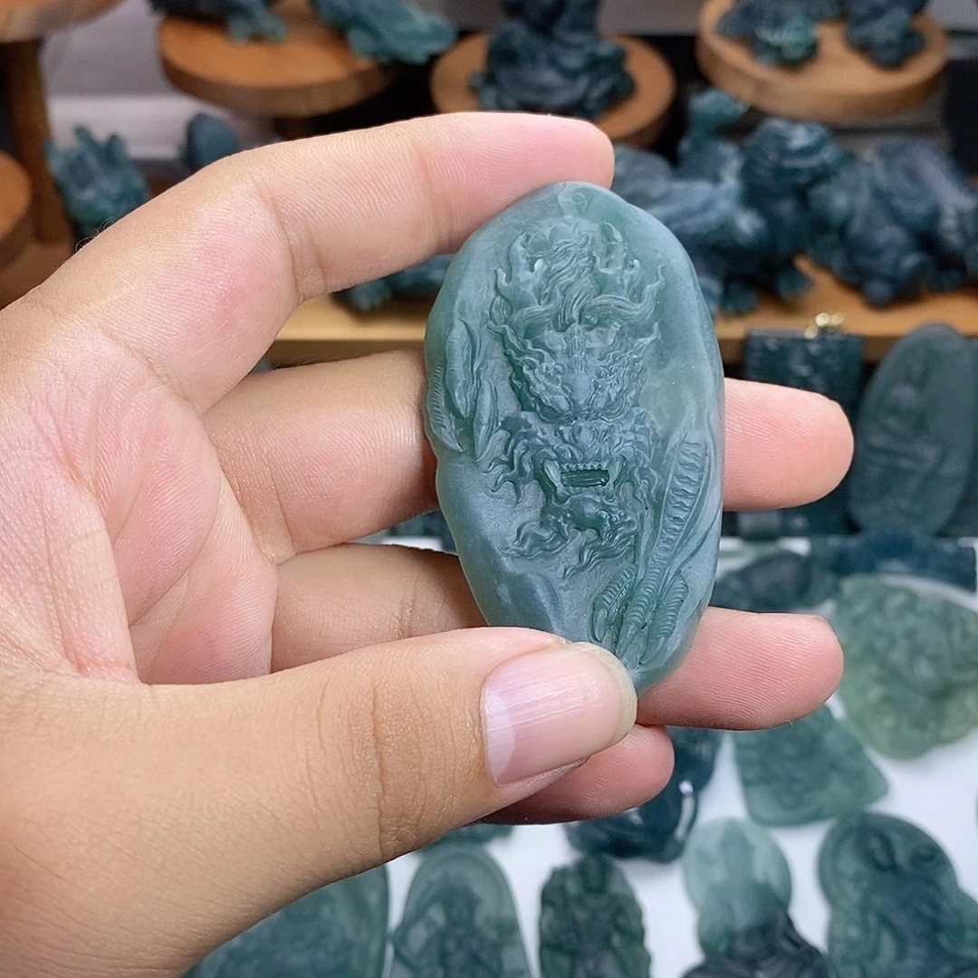 定制翡翠未镶嵌龙牌