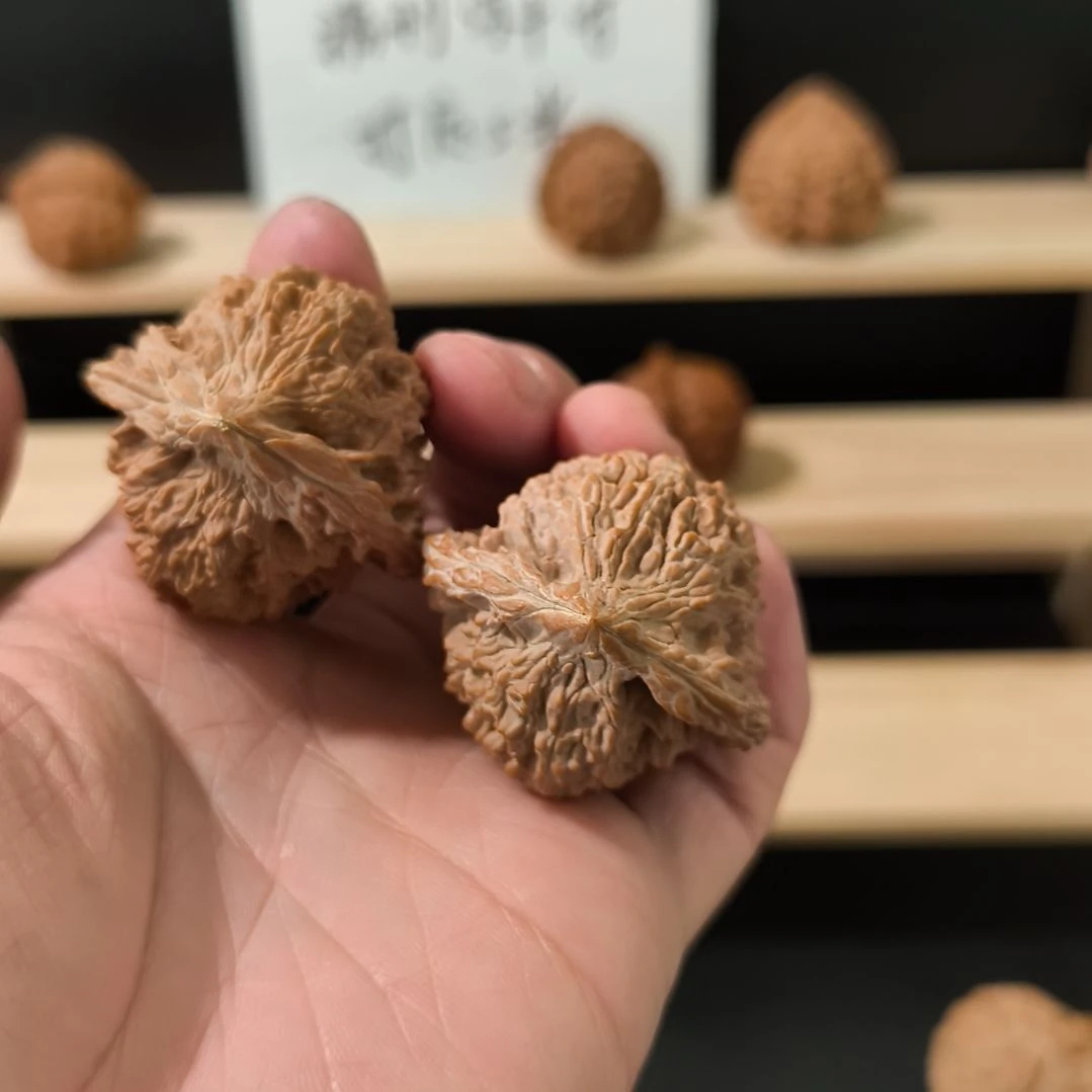 只***冰吊坠文玩核桃42+满天星