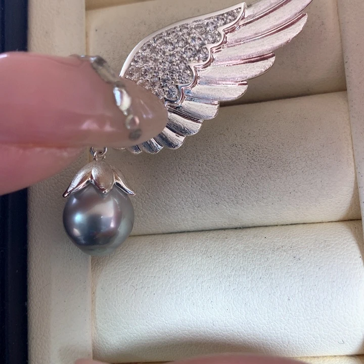 未镶嵌胸饰海水珍珠