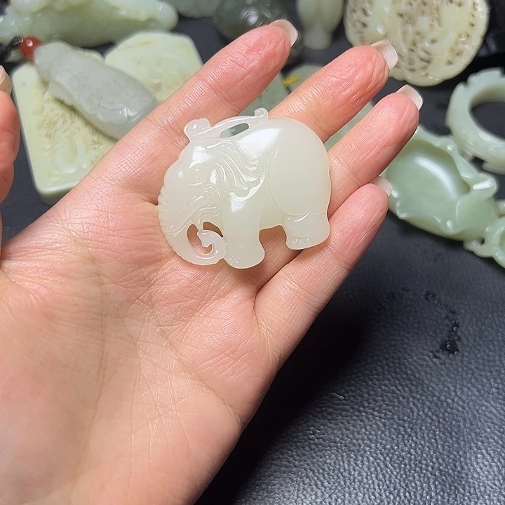 和田玉未镶嵌颈饰