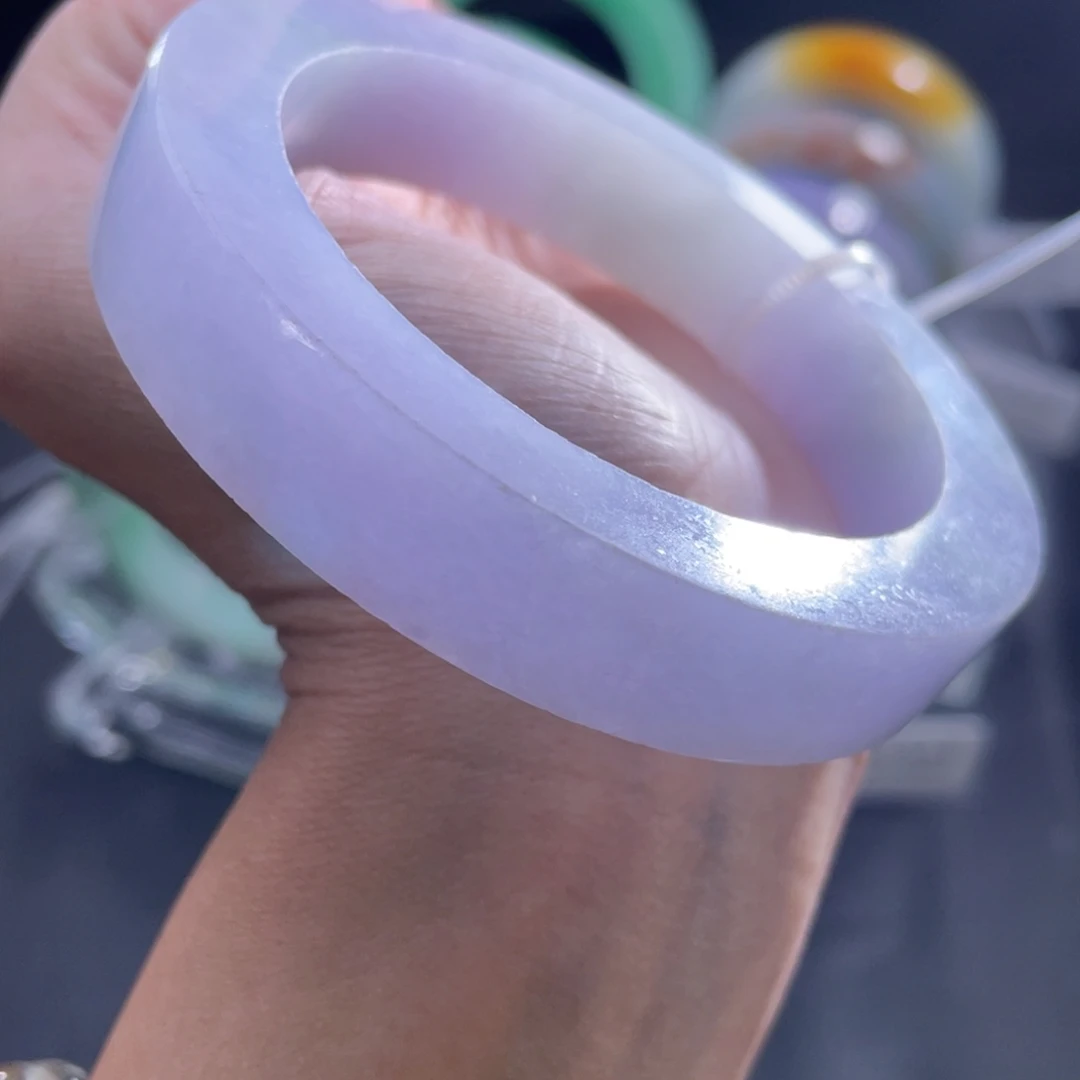 定制翡翠未镶嵌手镯