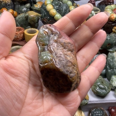 未镶嵌岫岩河磨玉（透闪石质玉）把件忍***桶