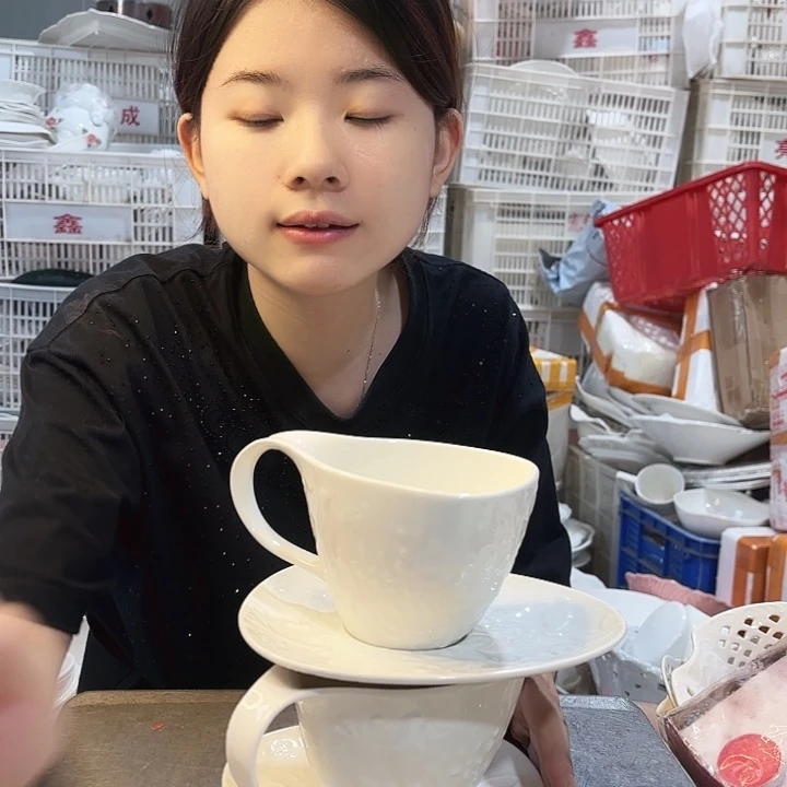 碟微瑕产品………喜上眉梢杯子四件套