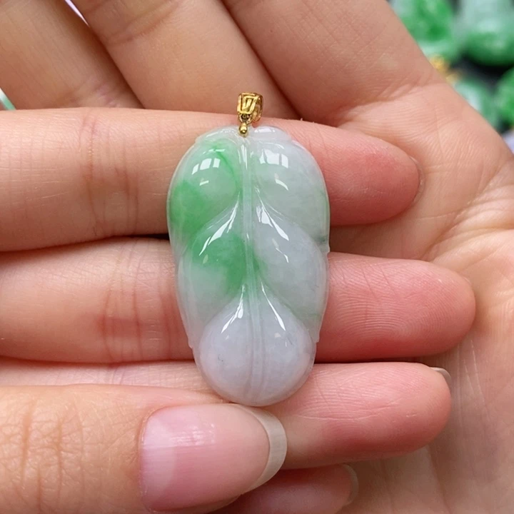 翡翠颈饰未镶嵌吊坠