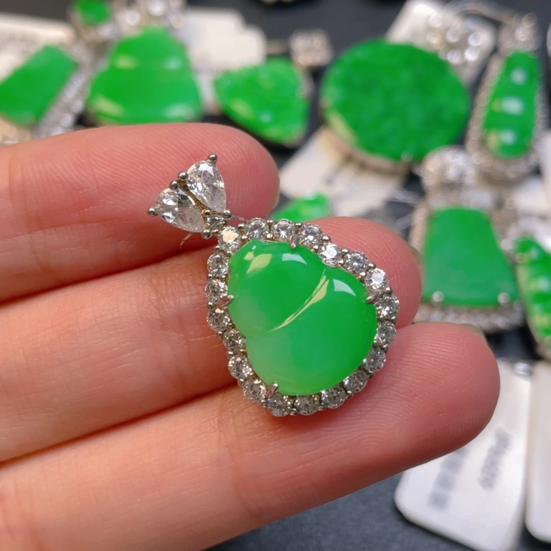 颈饰银S925镶嵌翡翠