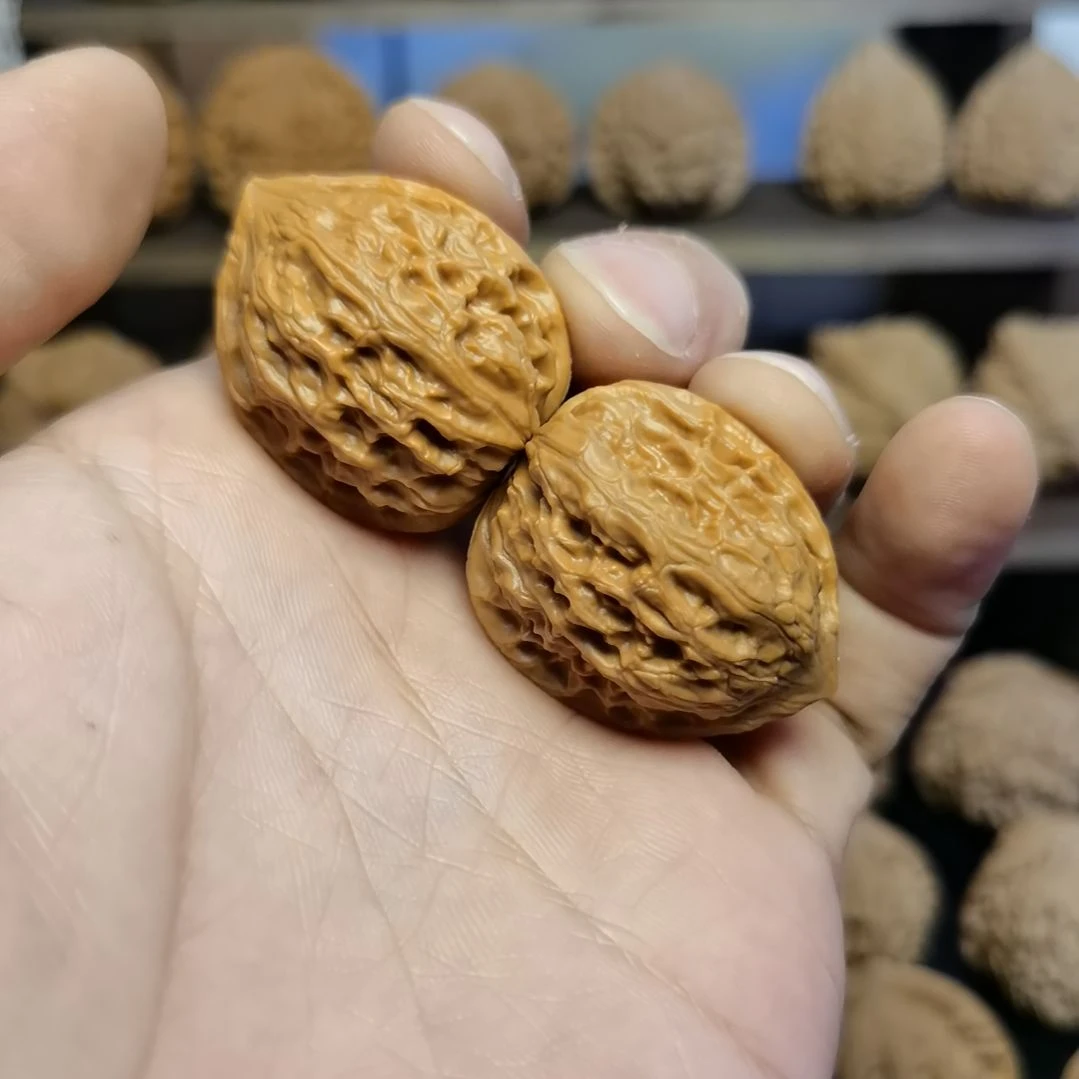 文玩核桃把件29左右全品小金牛