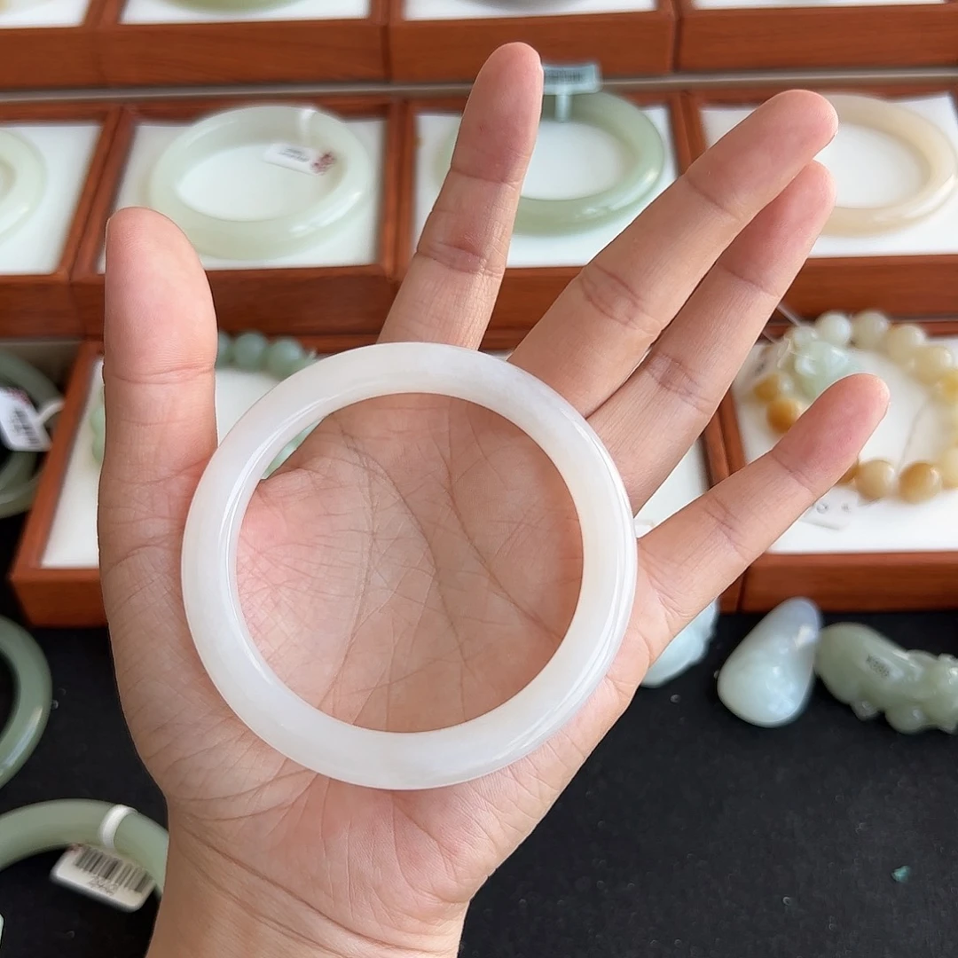 和田玉手镯未镶嵌?****?