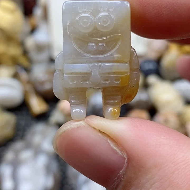 颈饰未镶嵌硅化珊瑚（珊瑚玉）小