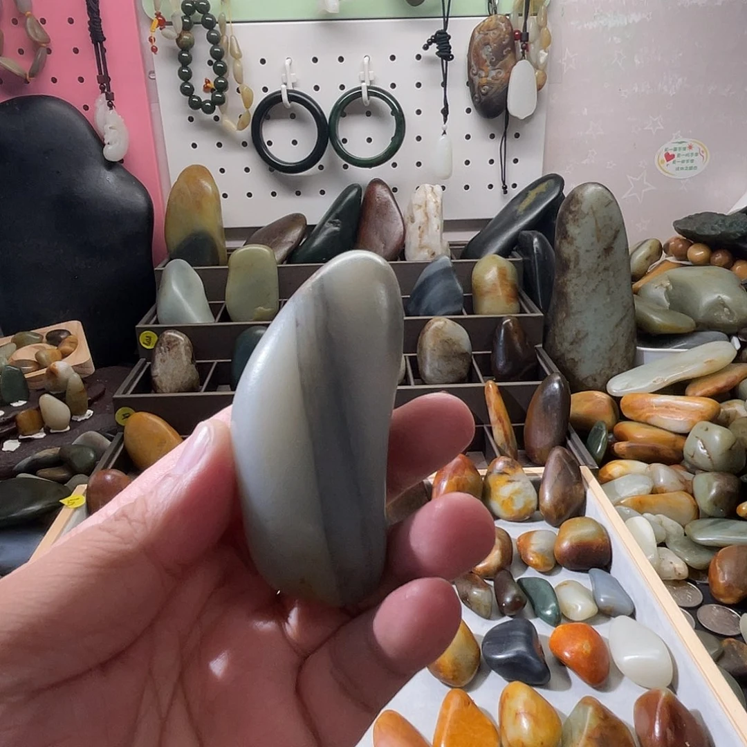 颈饰未镶嵌和田玉施