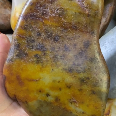 黎***哥和田玉未镶嵌把件