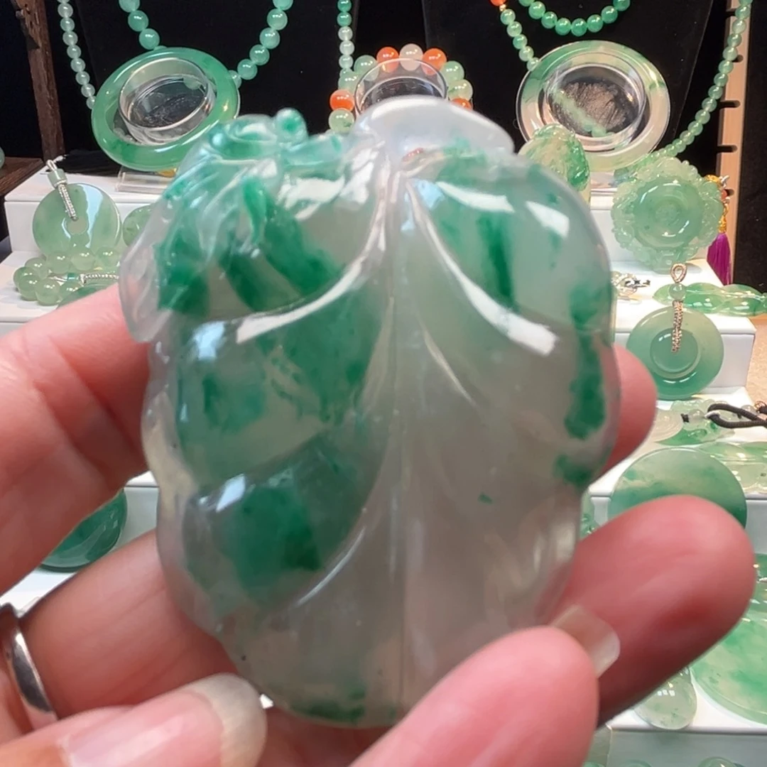 石英质玉吊坠(不含链)合金