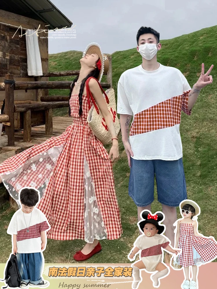 一家三口母女装红色格子裙夏季旅行三亚度假短袖亲子衬衫连衣裙