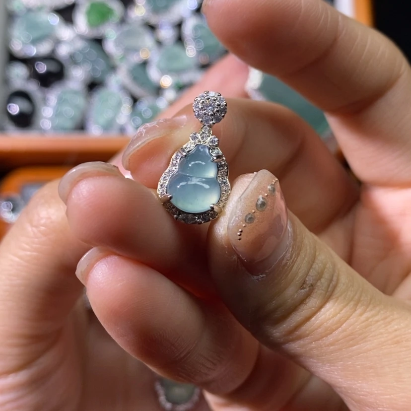 【闪购商品】翡翠颈饰未镶嵌天然