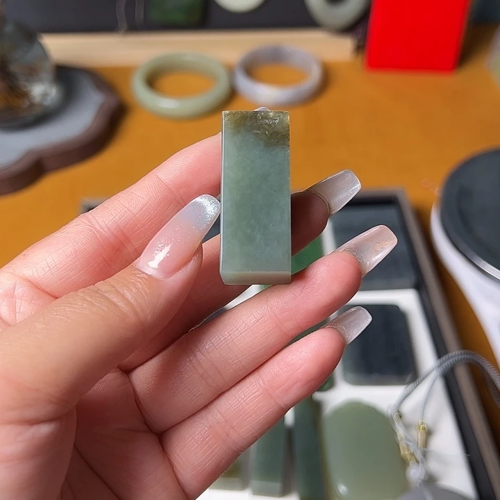 和田玉未镶嵌珠宝奇石