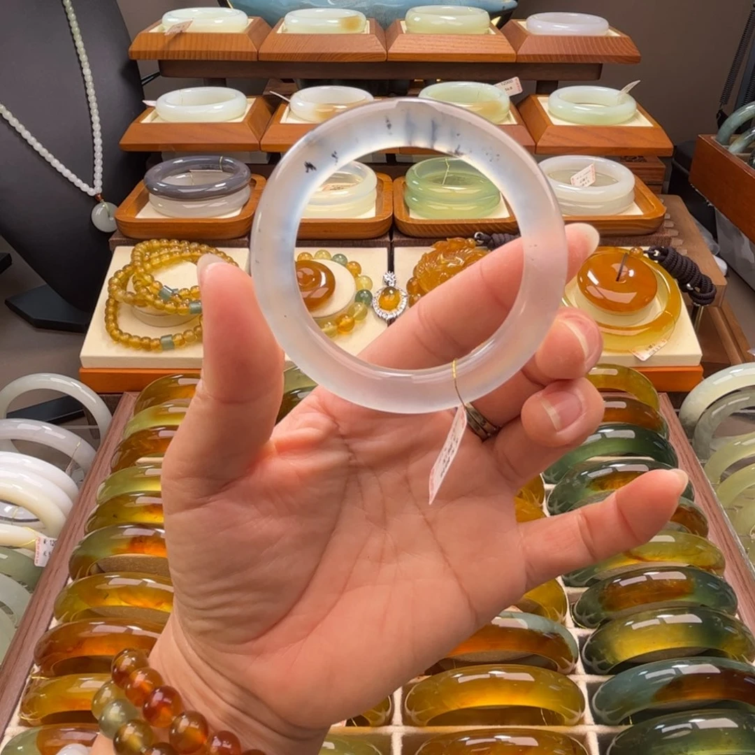蛇纹石玉未镶嵌手镯52