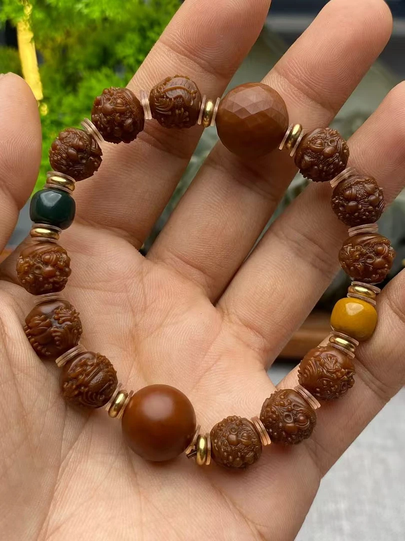 玉化猴头核桃 1.1刘海戏金蟾 文玩手串