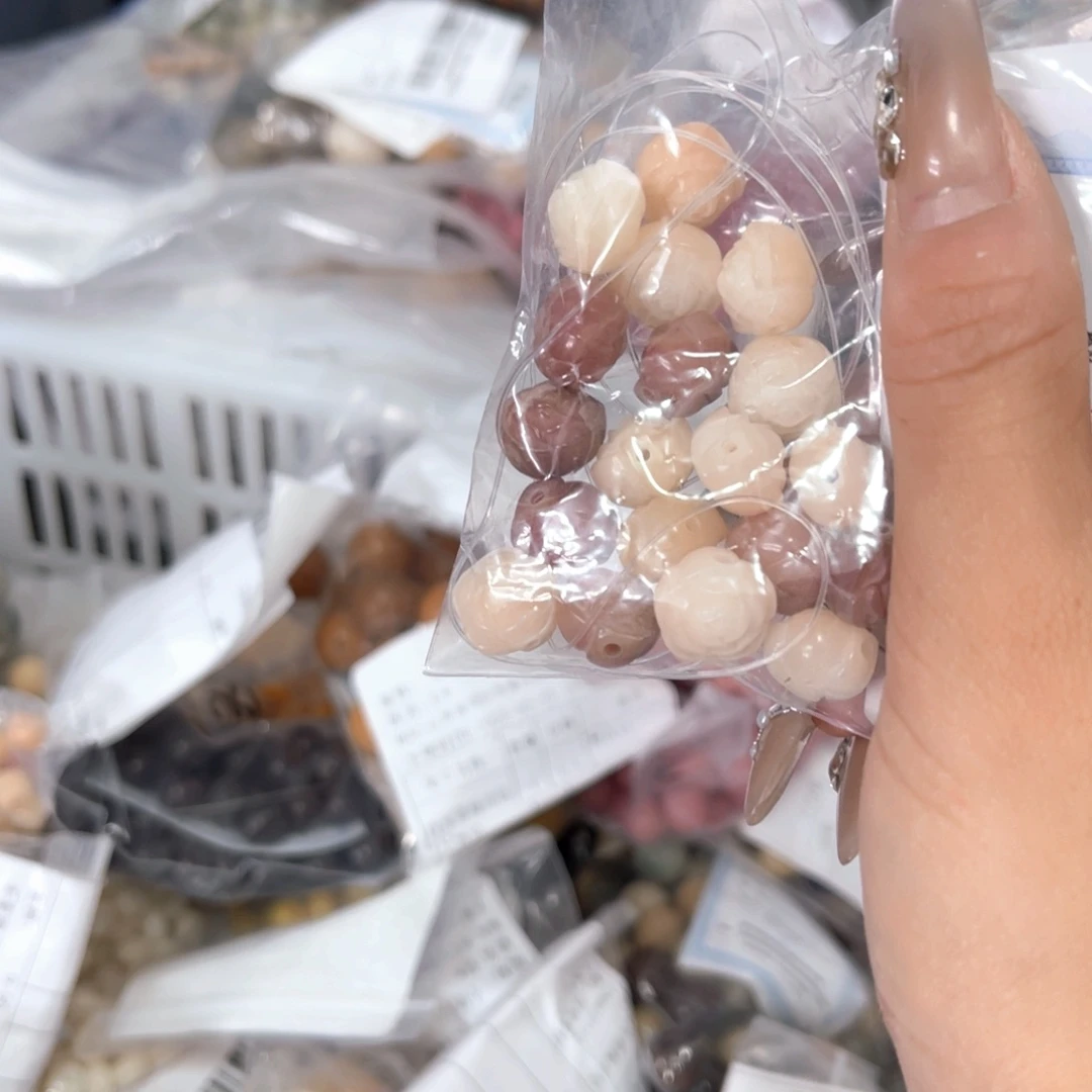 白玉菩提吊坠z锅底福利不售后。山茶花